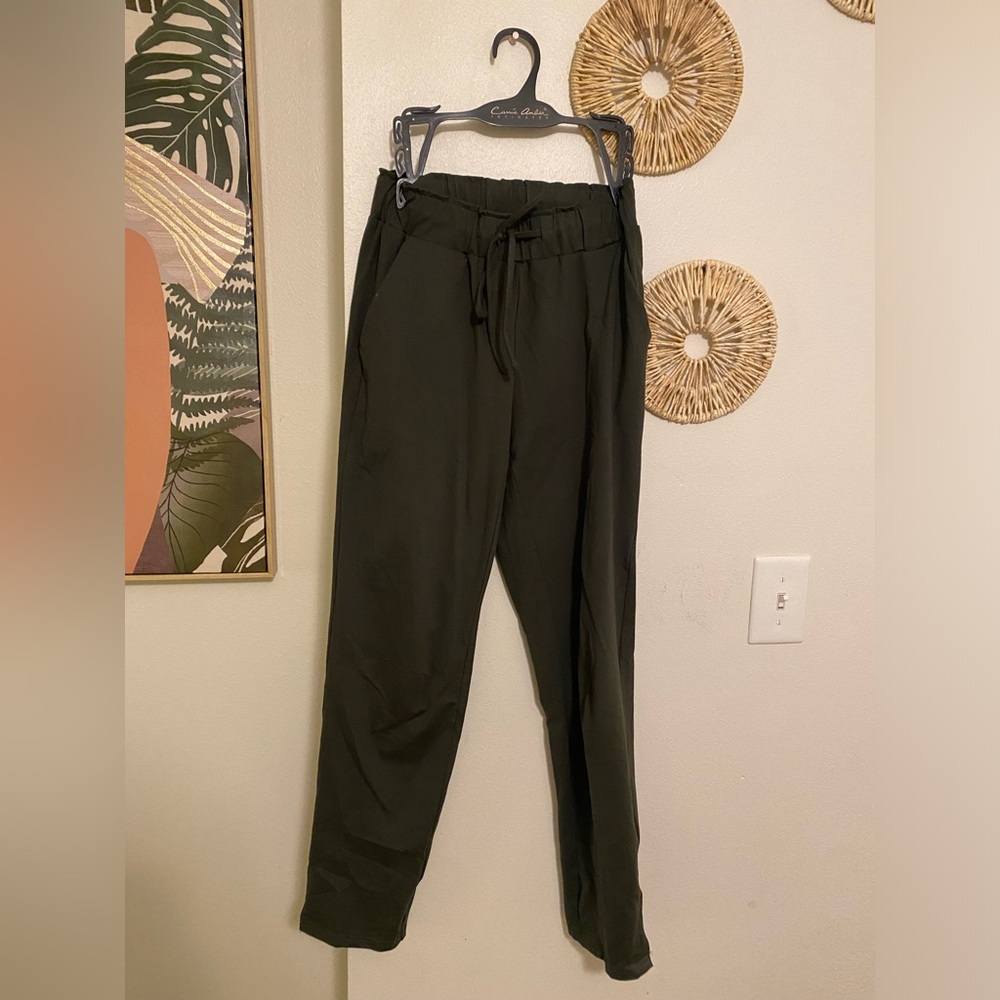 Selling because don’t have office job anymore

Dress casual pants